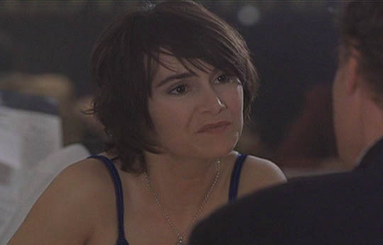 Joanna Roth as 'Suspicious Girl' in Sliding Doors (click to enlarge)